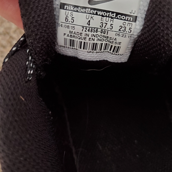 Black Nike TR5 - Picture 2 of 5